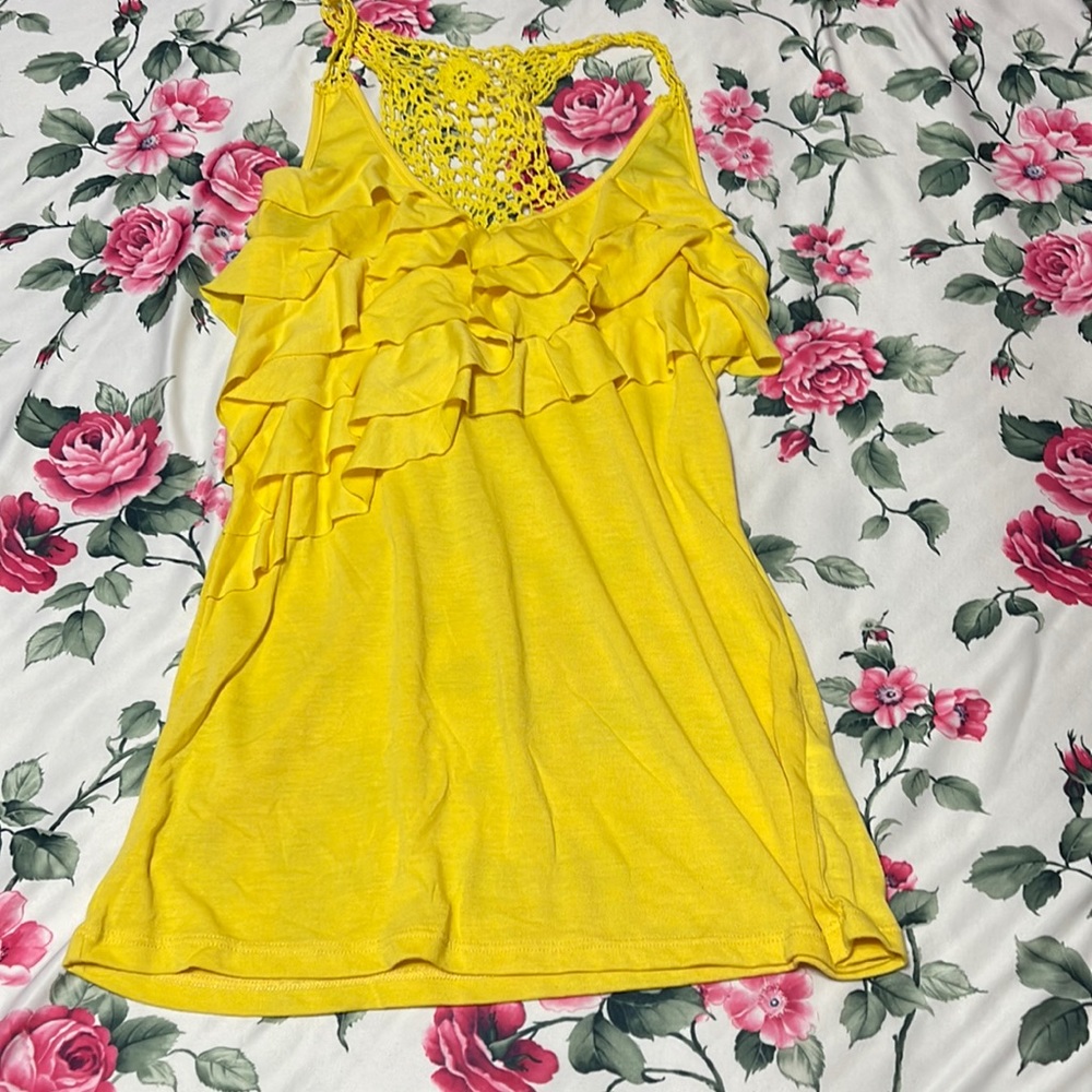 Cute yellow shirt